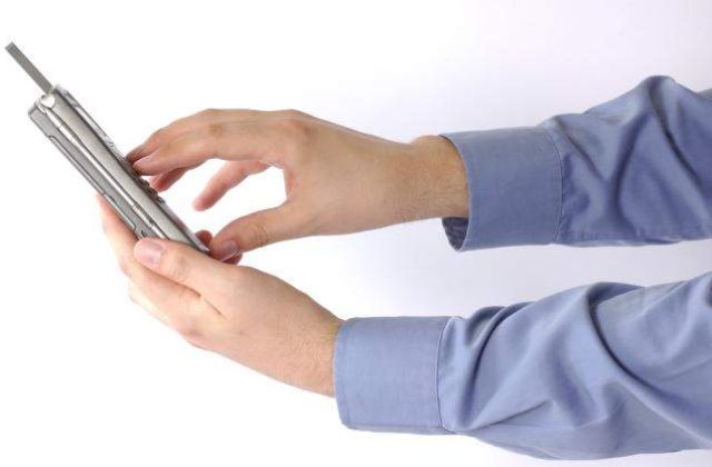 Actualizarea status-ului de pe Twitter, acum prin SMS