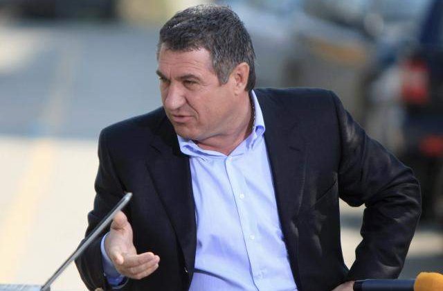 [VIDEO] Victor Becali isi face dreptate cu pumnii!