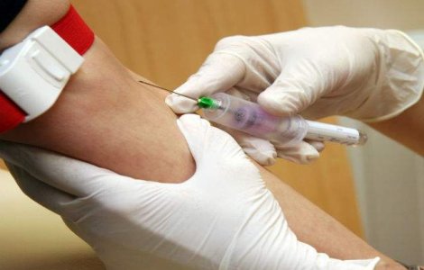 Un test sangvin distinge nodulii pulmonari benigni de cei cancerosi