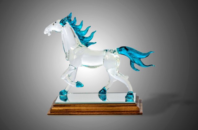 Șase sculpturi din sticlă furate 20 de ani &icirc;n urmă, au fost expuse &icirc;ntr-un muzeu din Germania