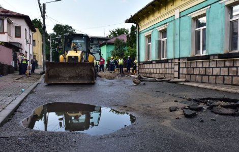 Informații ANM despre cum va fi vremea joi, 12 august 2021. Ne așteaptă caniculă, averse, tunete și vânt intens