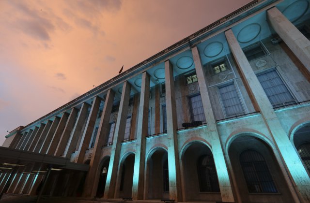 Guvernul urmează să adopte un proiect de hotăr&acirc;re privind strategia militară a Rom&acirc;niei