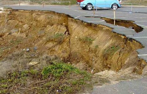 150 de morti, in urma alunecarilor de teren din Brazilia