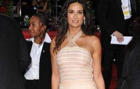 Demi Moore, obsedata de corpul ei