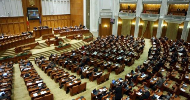 Lista deputatilor: indemnizatie+pensie