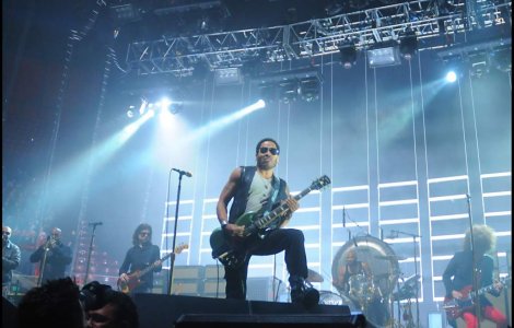  Video  U2 pleaca in turneu cu Lenny Kravitz