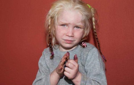 Grecia: Femeia roma la care a fost gasita fetita blonda sustine ca mama ei este romanca