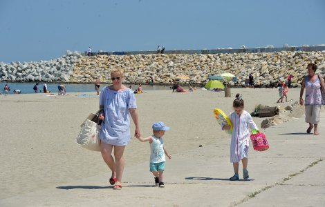 Copiii săraci din Constanța, ajutați de o organizație să vadă marea