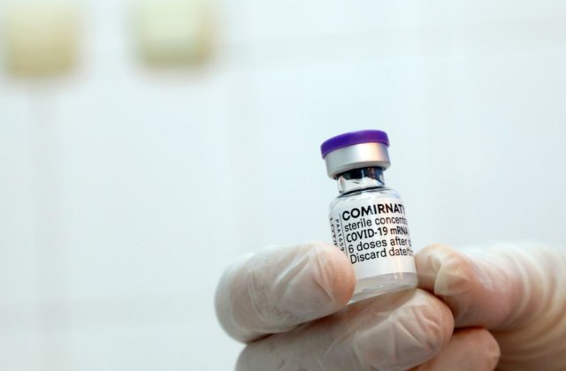 Moarte bizară a unei paciente cu COVID-19 la două luni după imunizare