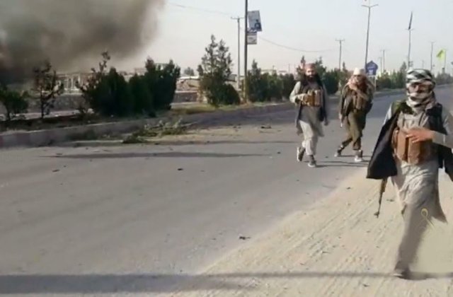 Afganistan: Și capitala provinciei Helmand a căzut în mâinile talibanilor