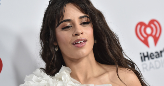  Top  Femei celebre criticate pentru aspectul fizic