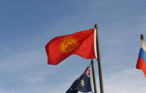 81 de morti in revoltele din Kirgizstan