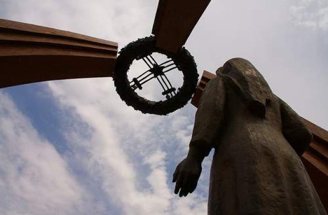 Guvernul provizoriu kirghiz se izoleaza de lume