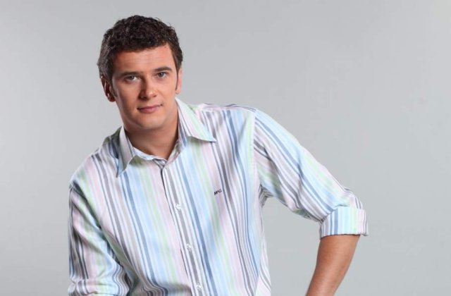 Dan Cruceru isi da intalnire cu AC/DC