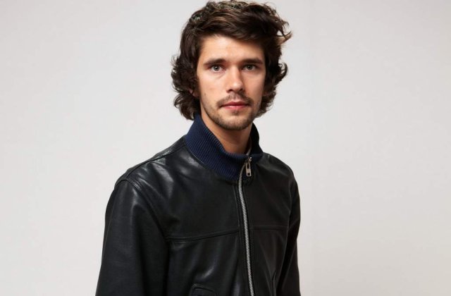 Ben Whishaw il va juca pe Freddie Mercury, intr-un film biografic