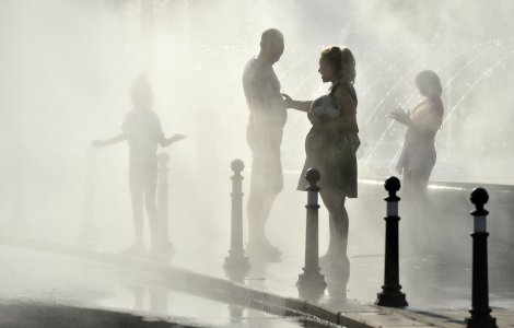 Vreme caldă la București; temperatura aerului urcă la 35 de grade