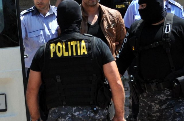 Episod violent care șochează Rom&acirc;nia. O fată de 16 ani și-a ucis agresorul care &icirc;ncerca să o violeze. Polițiștii au greșit adresa