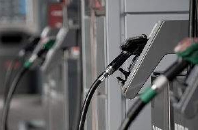 Romanii, in fata unei noi scumpiri a carburantilor