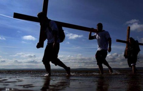 BOR si agentiile de turism se cearta pentru banii credinciosilor