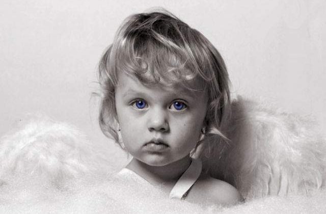 Studiu: Copiii batuti de parinti obtin rezultate mai slabe la testele lingvistice