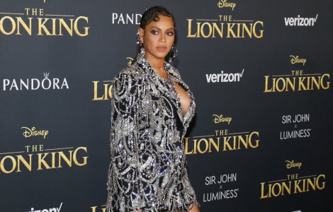  Top  CINCI vedete care au avut locuri de muncă obișnuite