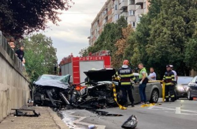 VIDEO Intervenție contracronometru în Oradea, după un impact violent