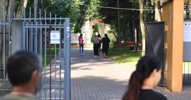 Idila nepermisă între o profesoară și un elev, rampă de lansare pentru cadrul didactic. Acum vrea să fie șefă la Arte