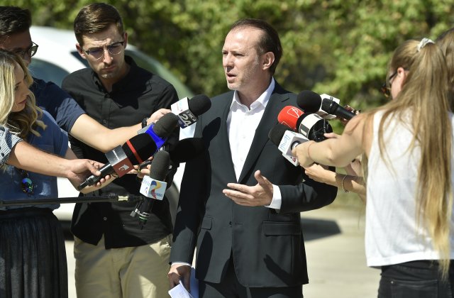 VIDEO C&icirc;țu: Aeronava Forțelor Aeriene care a transportat un rom&acirc;n de la Kabul la Islamabad se va &icirc;ntoarce pentru preluarea altor 14