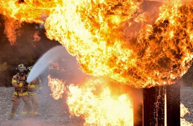 C&icirc;țu: &bdquo;Rom&acirc;nia trimite 142 de pompieri &icirc;n Grecia pentru a ajuta la stingerea incendiilor de vegatație&rdquo;