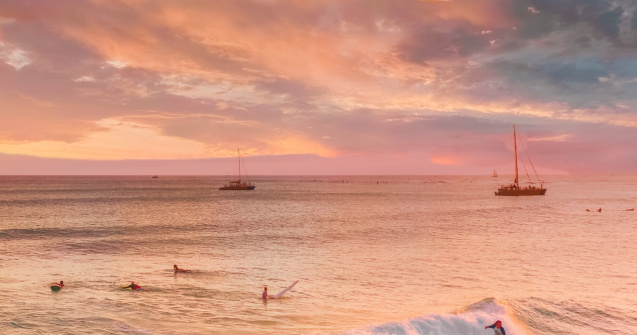 Un bărbat de 40 de ani s-a înecat în mare în stațiunea Neptun