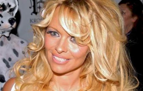 Pamela Anderson are datorii de 500.000 $