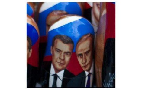 Medvedev si Putin au sanse egale la prezidentialele din 2012