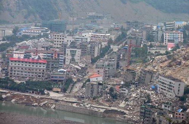VIDEO: Bilantul cutremurului din China a ajuns la 617 morti