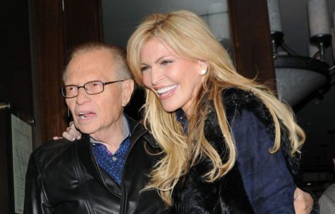 Larry King divorteaza a opta oara