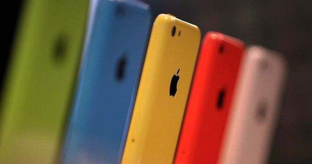 iPhone 5S si 5C au intrat in oferta operatorilor de telefonie mobila