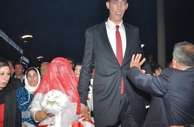 Cel mai inalt barbat din lume s-a insurat. Cat de inalta este mireasa lui?