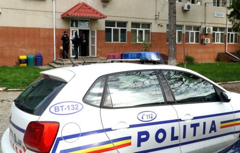 O fată de 16 ani a fost abuzată și filmată timp de un an. „Mă miră ăsta de 47 de ani”