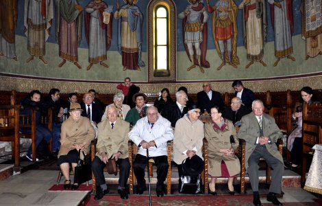 Vrancea: Bătrân înșelat cu 10.000 de lei de persoane care susțineau că sunt curieri ai Bisericii