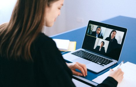 Platforma Zoom pentru videoconferințe a picat în mai multe țări