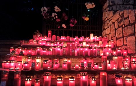 Doi români au devenit îngeri pentru patru semeni