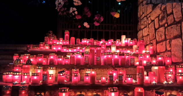 Doi români au devenit îngeri pentru patru semeni