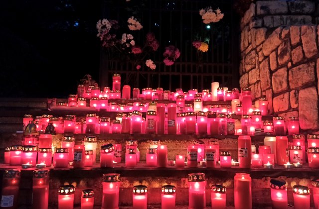 Doi români au devenit îngeri pentru patru semeni