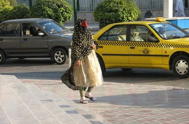 Burqa in Europa si provincialismul presei romanesti