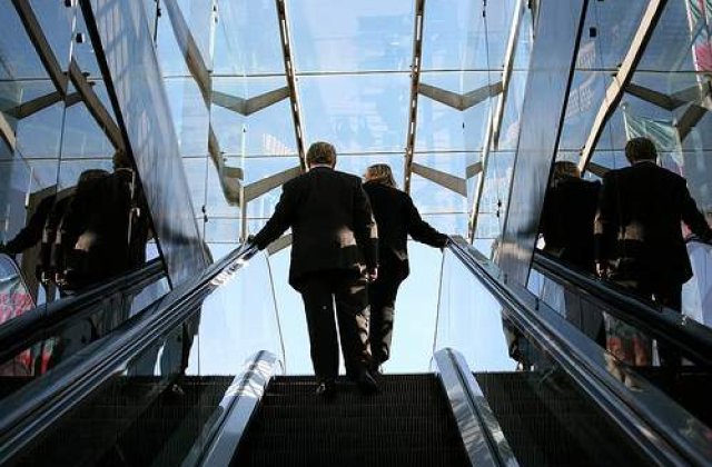 75.000 de bugetari vor fi concediati in 2010