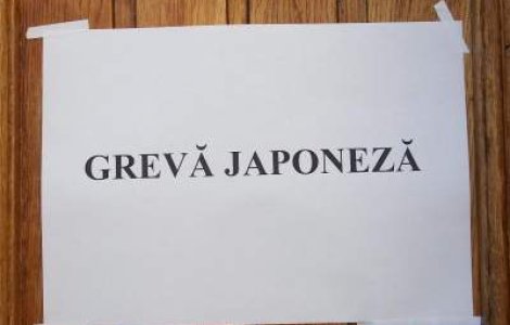 Dascalii au intrat in greva japoneza