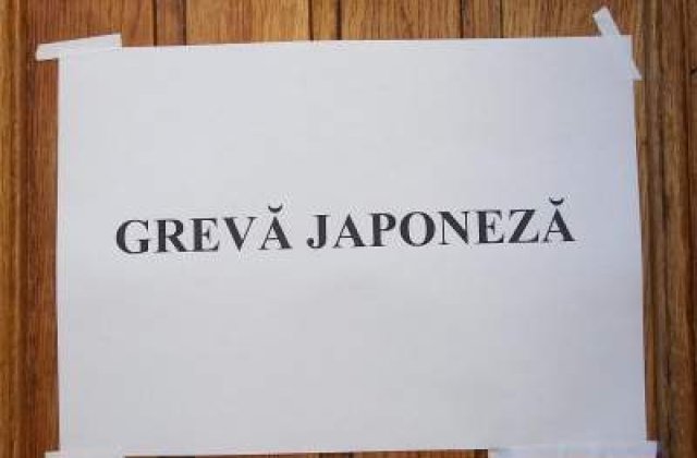 Dascalii au intrat in greva japoneza
