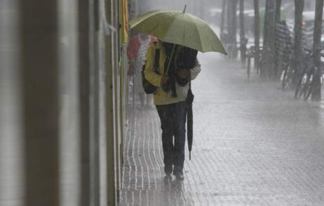 Prima mare furtuna a sezonului din Europa de nord: Cel putin 11 morti