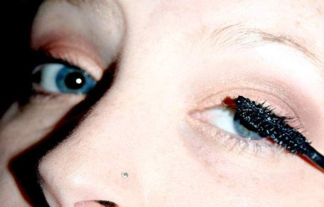 Studiu: Rimelul reduce riscul de infectii oculare