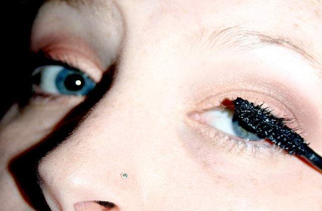 Studiu: Rimelul reduce riscul de infectii oculare