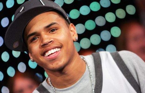 Chris Brown s-a internat intr-o clinica pentru dezintoxicare